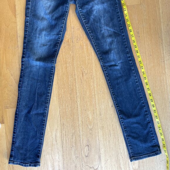 GUESS Los Angeles Low-Rise Skinny Jeans - Picture 3 of 7